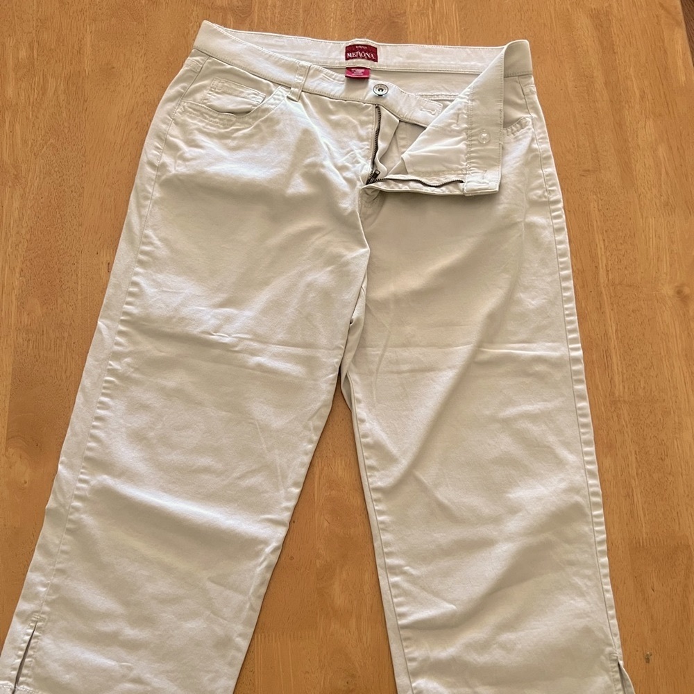 Merona Womens Khaki Capris • Size 12